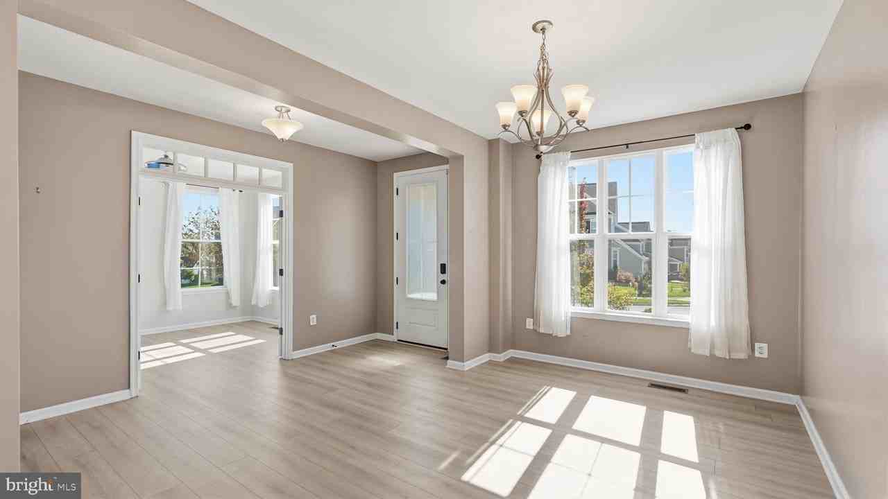 346 Smokebush Dr - Photo 4 of 37