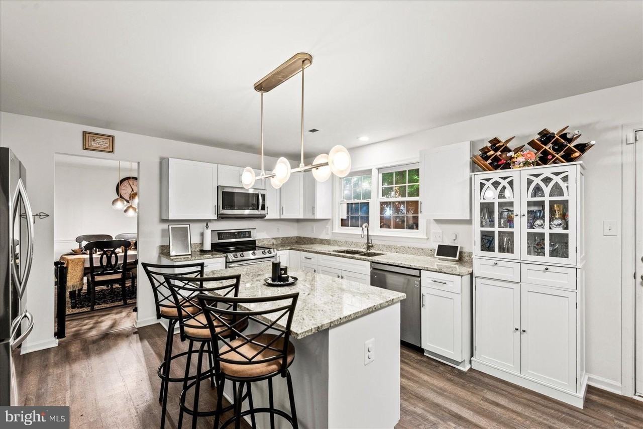 4 Puri Ln - Photo 6 of 35