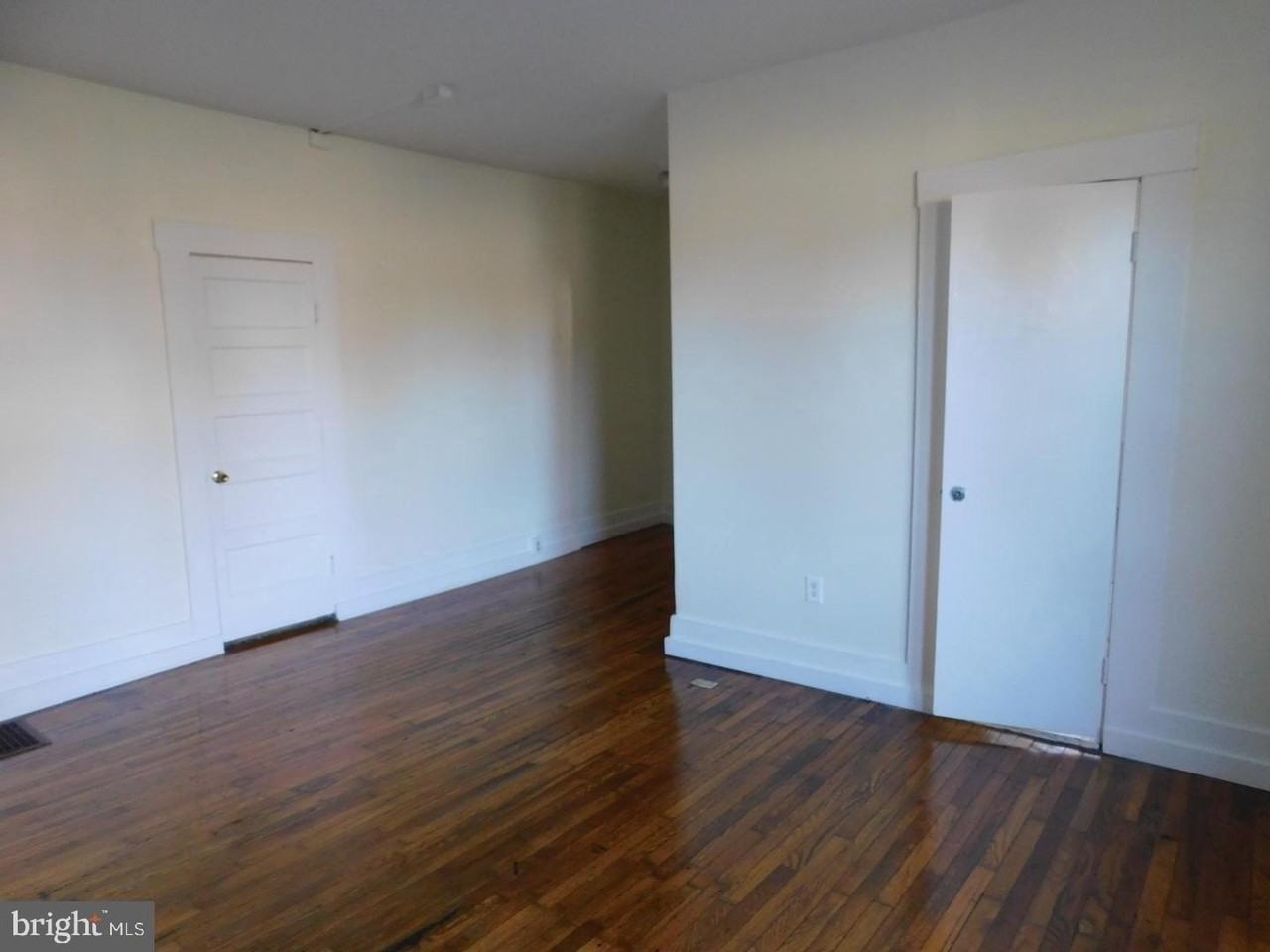 413 E Cork St - Photo 2 of 10