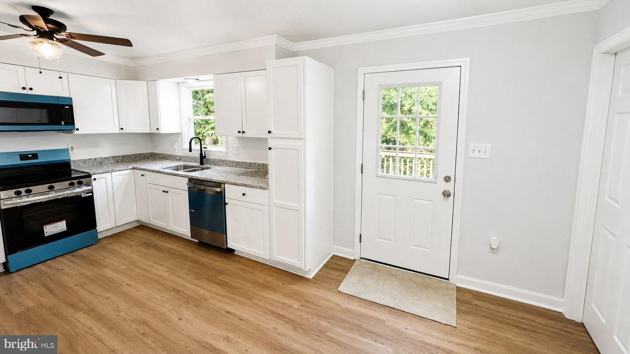 34 E 19th St - Photo 4 of 13