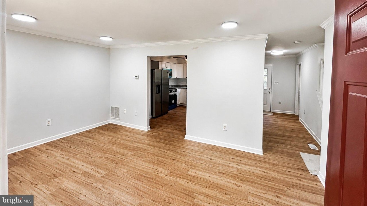 34 E 19th St - Photo 6 of 13