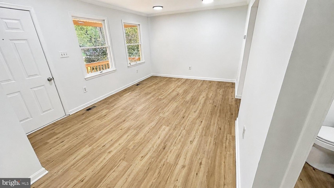 34 E 19th St - Photo 7 of 13