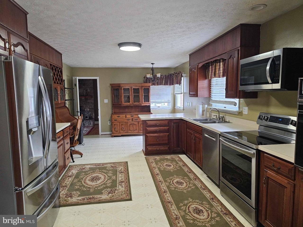 2021 War Admiral Blvd - Photo 4 of 26