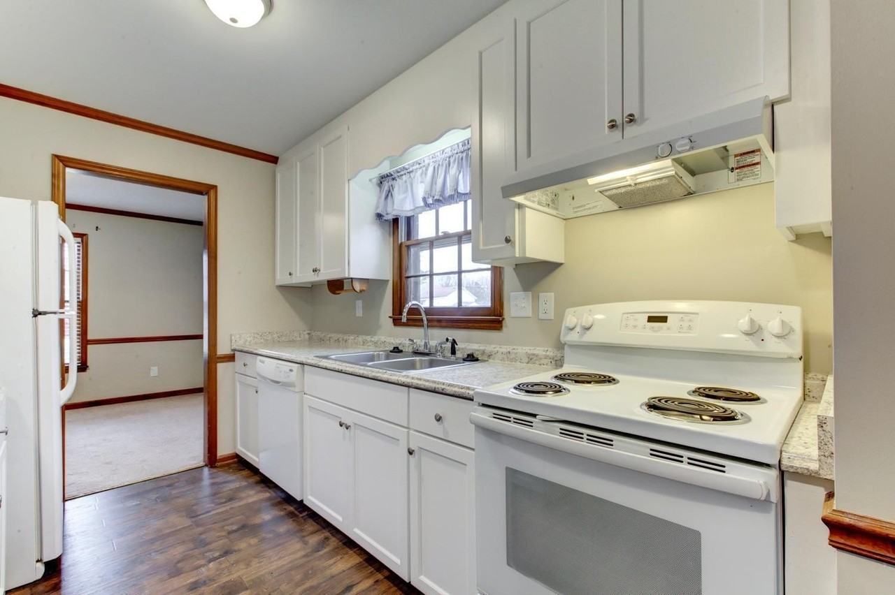 202 Briarcliff St - Photo 4 of 29