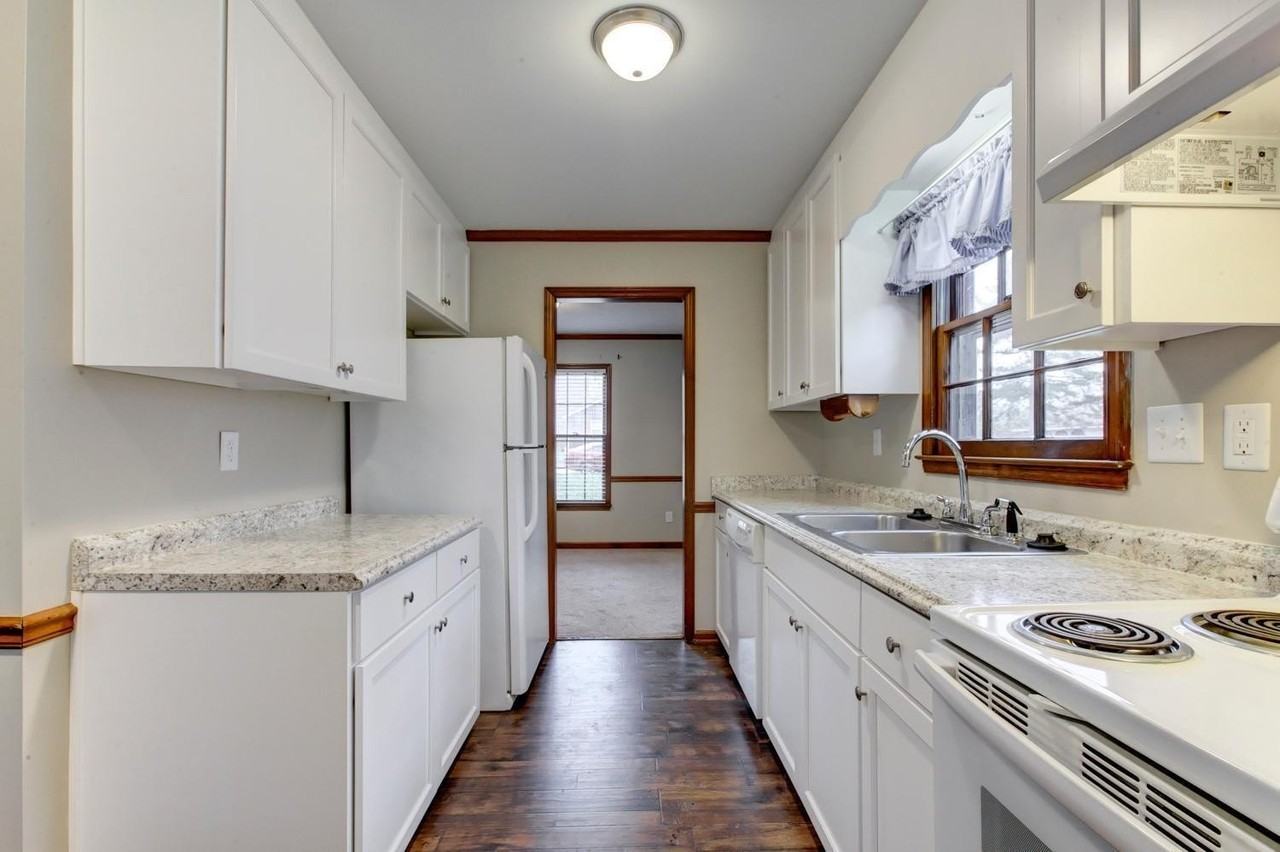 202 Briarcliff St - Photo 7 of 29