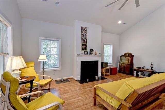 522 Mill Neck Rd - Photo 6 of 26