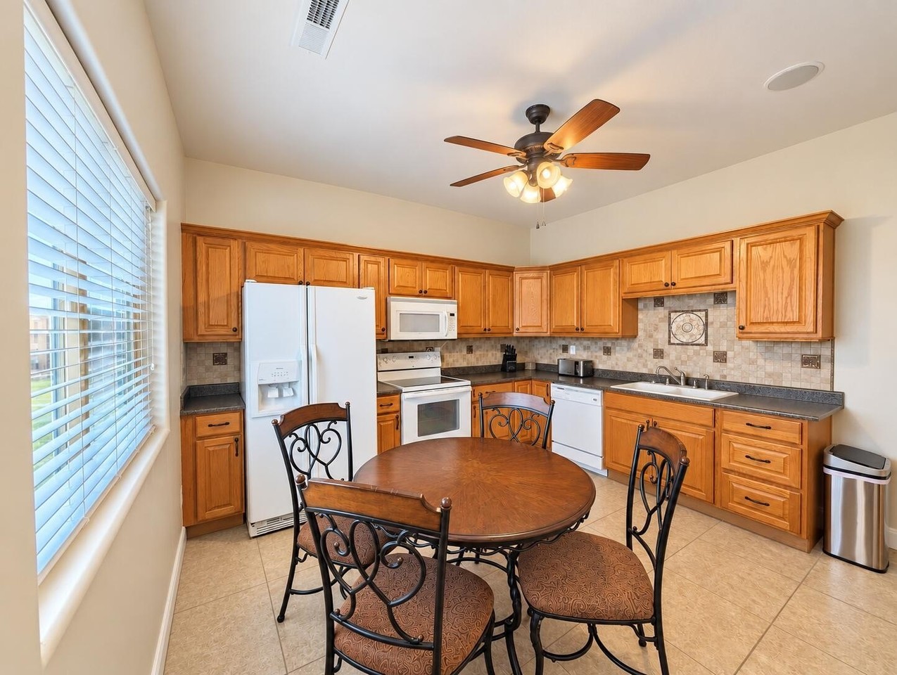 1564 S Aspen Way - Photo 5 of 17