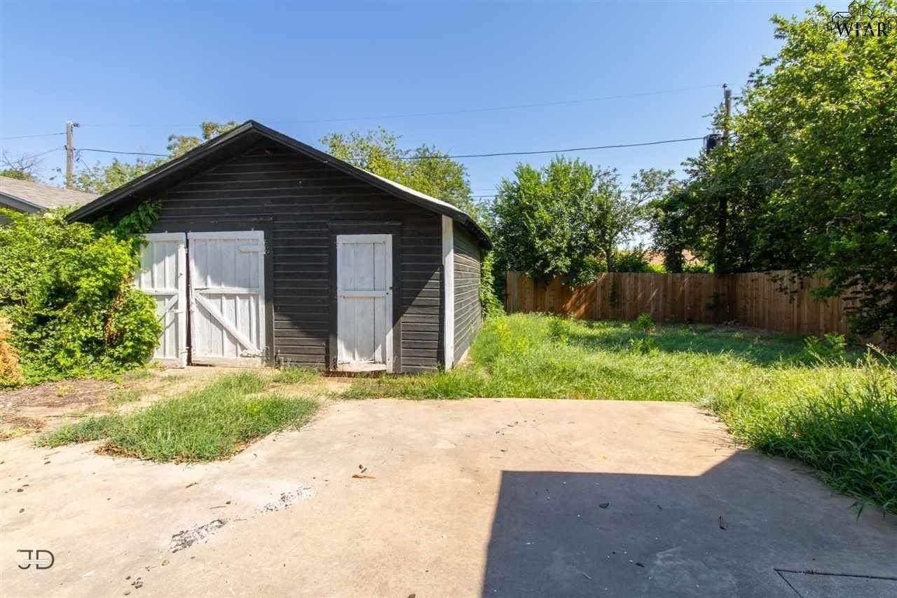 2304 Talunar Ln - Photo 4 of 30