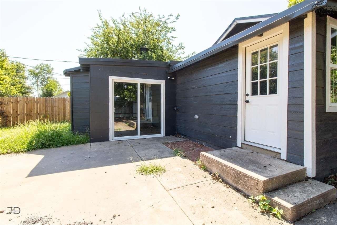2304 Talunar Ln - Photo 5 of 30