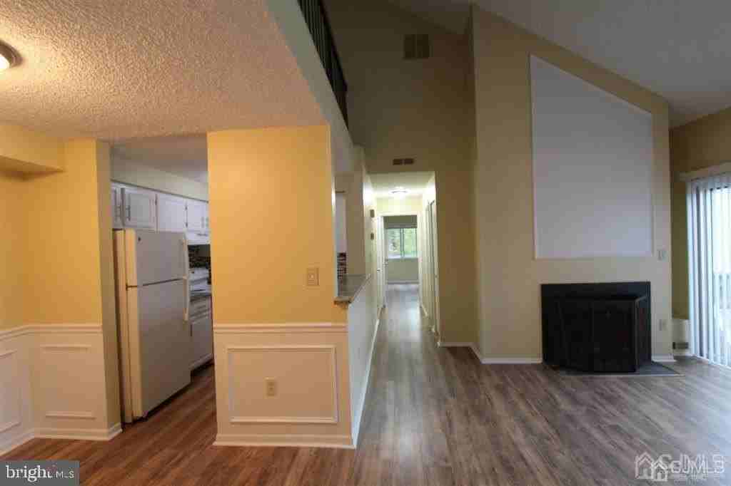 1618 Aspen Dr - Photo 4 of 35