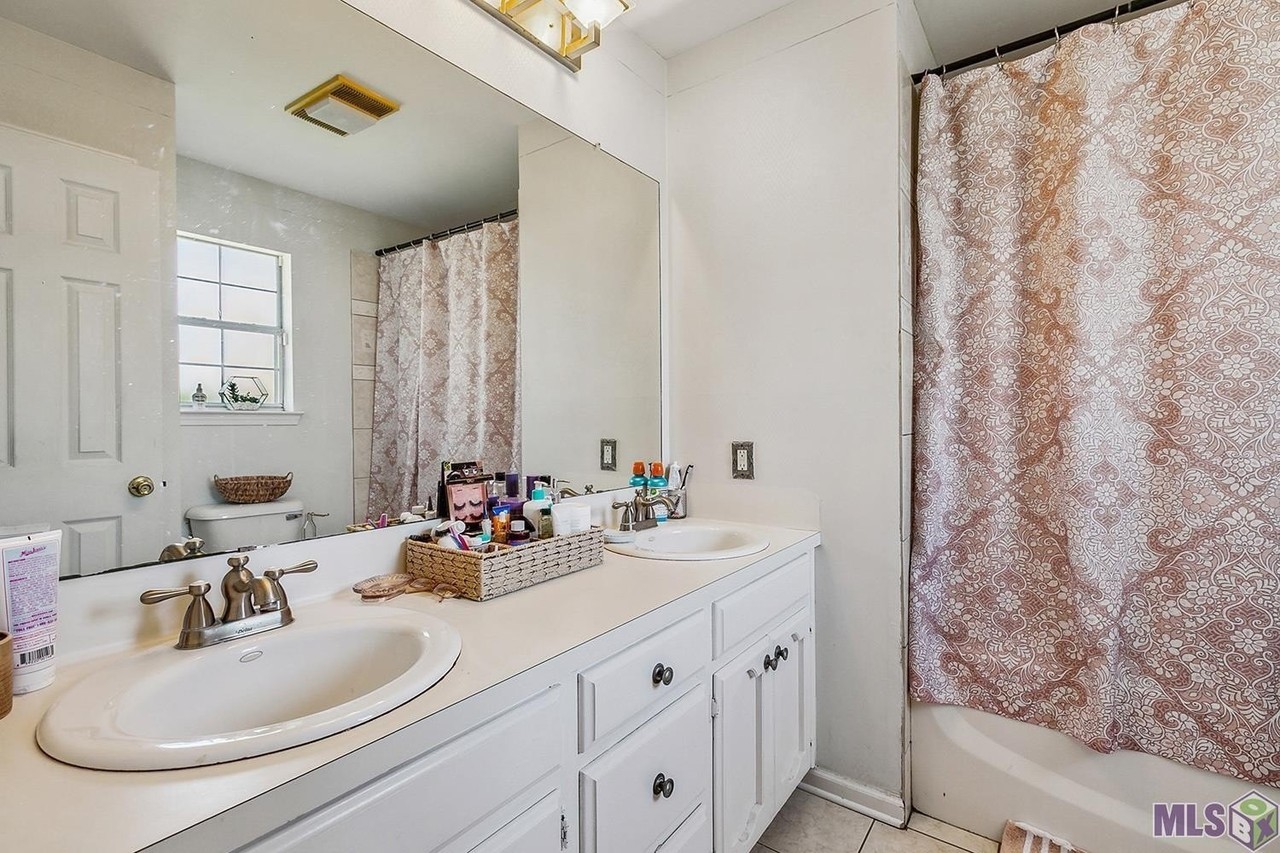 15017 Ridgewood St - Photo 7 of 9