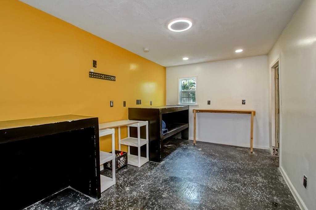 1849 Redwood Dr - Photo 6 of 32