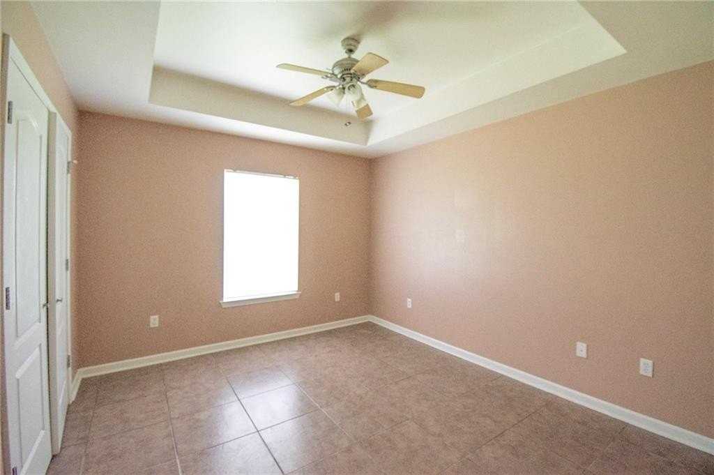 505 N Holly St - Photo 7 of 8