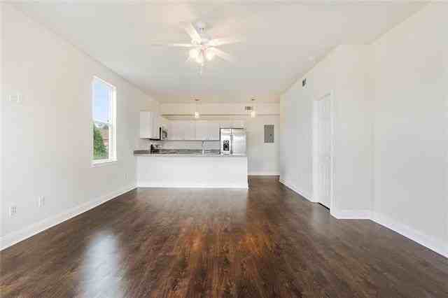 1826 Eagle St - Photo 3 of 12