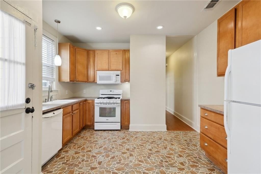 220 S Murat St - Photo 7 of 15