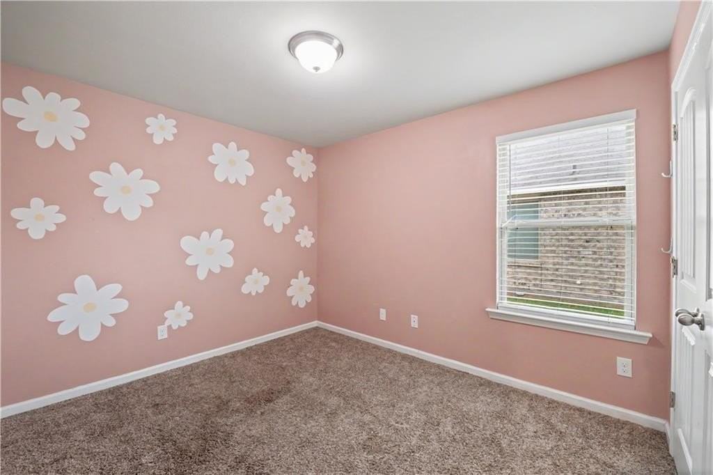23089 Mills Blvd - Photo 7 of 29