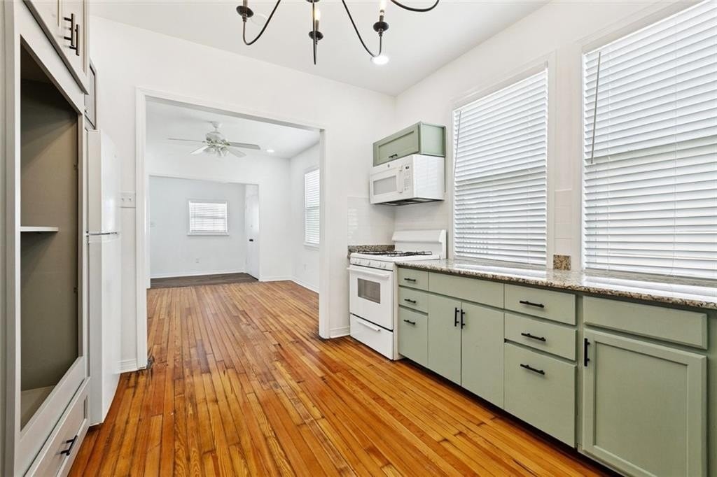 2648 Jonquil St - Photo 4 of 9