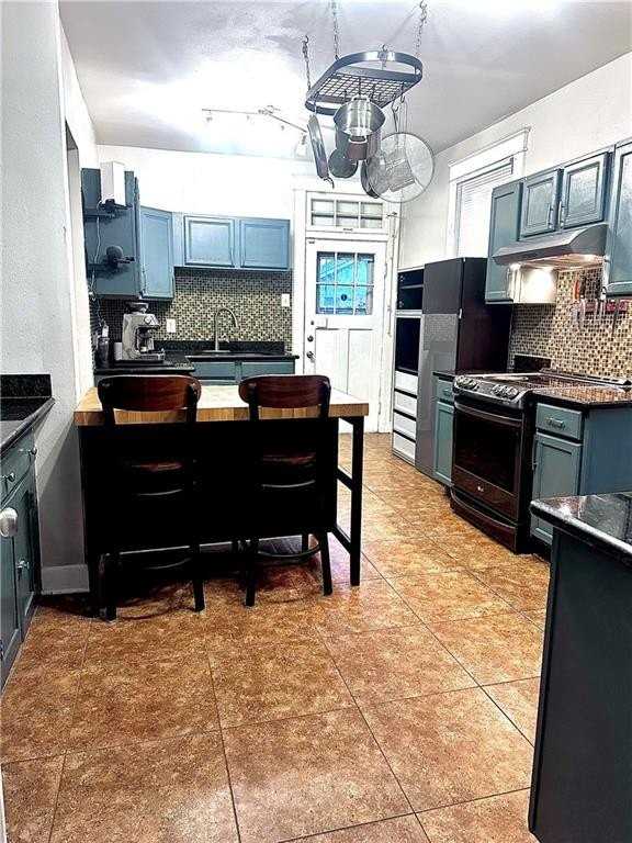 1908 Broadway St - Photo 6 of 14