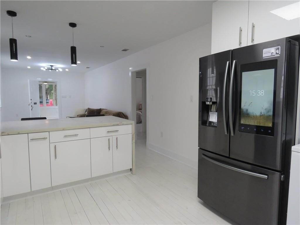 444 Orion Ave - Photo 5 of 10