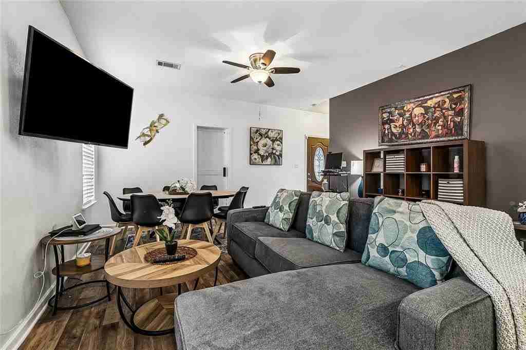 5518 Wilton Dr - Photo 5 of 17