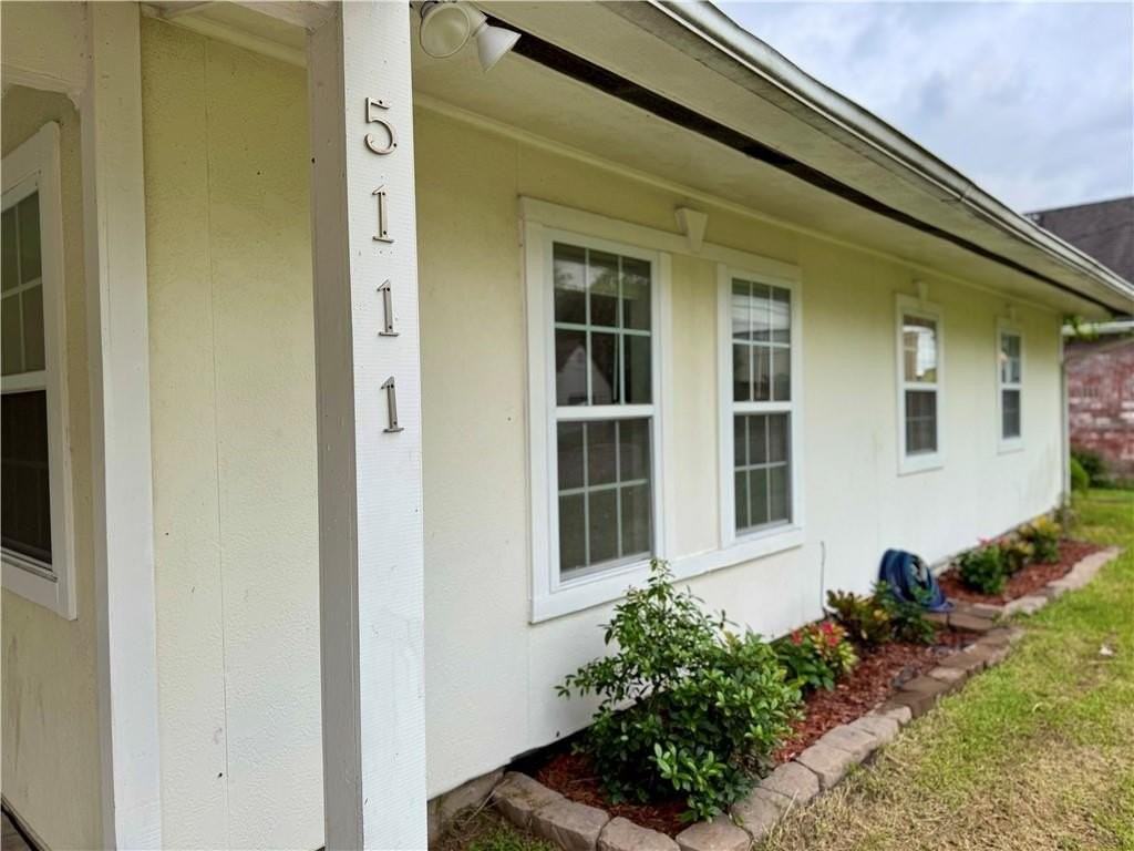 5111 Piety Dr - Photo 4 of 32