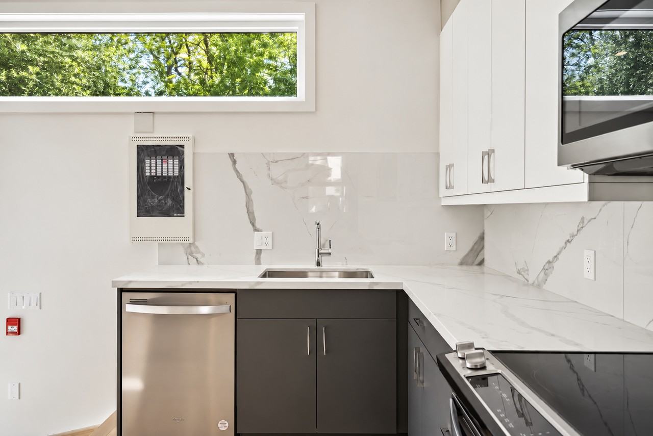 367 Howland Avenue #5 - Photo 5 of 15