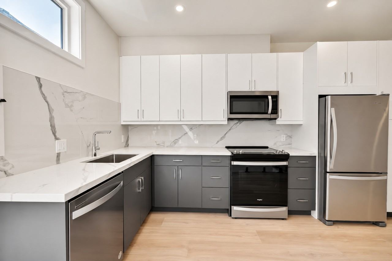 367 Howland Avenue #5 - Photo 6 of 15