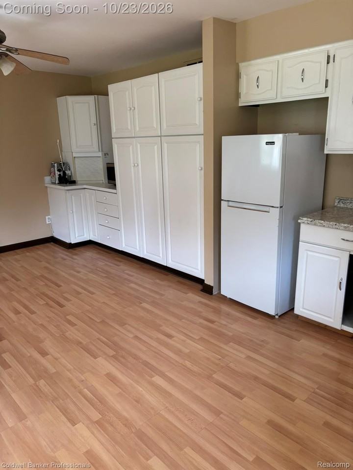 5804 Sunset Trl - Photo 4 of 10