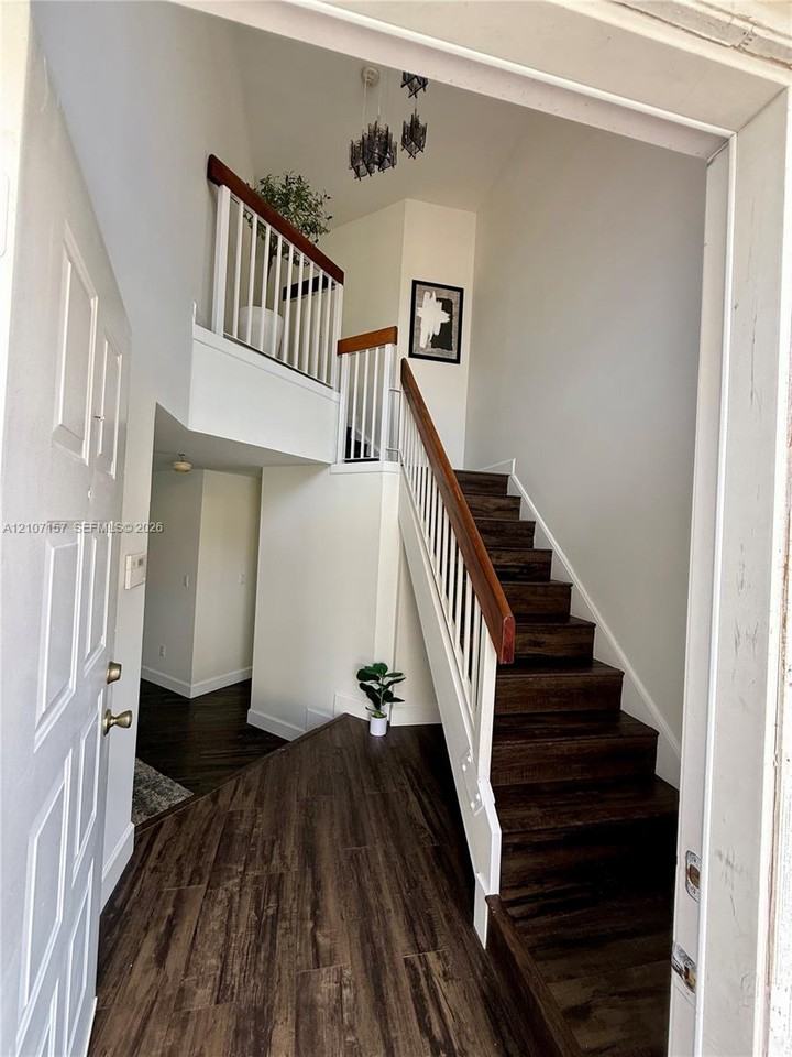 13820 Sw 102nd Ter - Photo 5 of 43