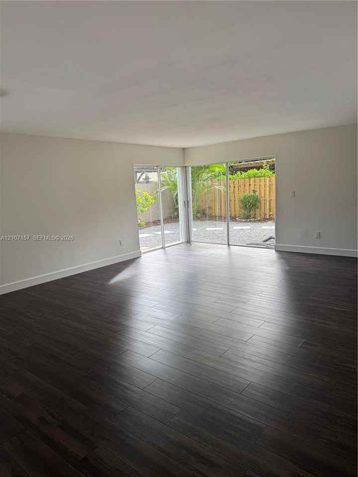13820 Sw 102nd Ter - Photo 7 of 43