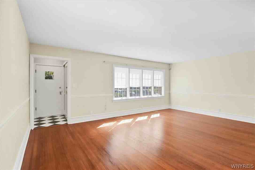 87 Lamarck Dr - Photo 4 of 33