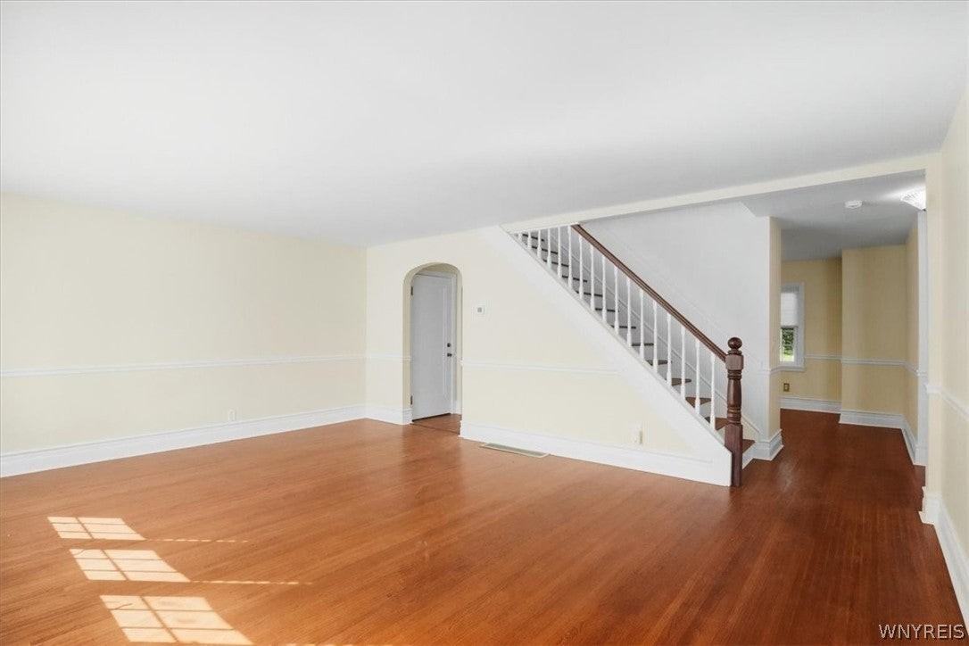 87 Lamarck Dr - Photo 5 of 33