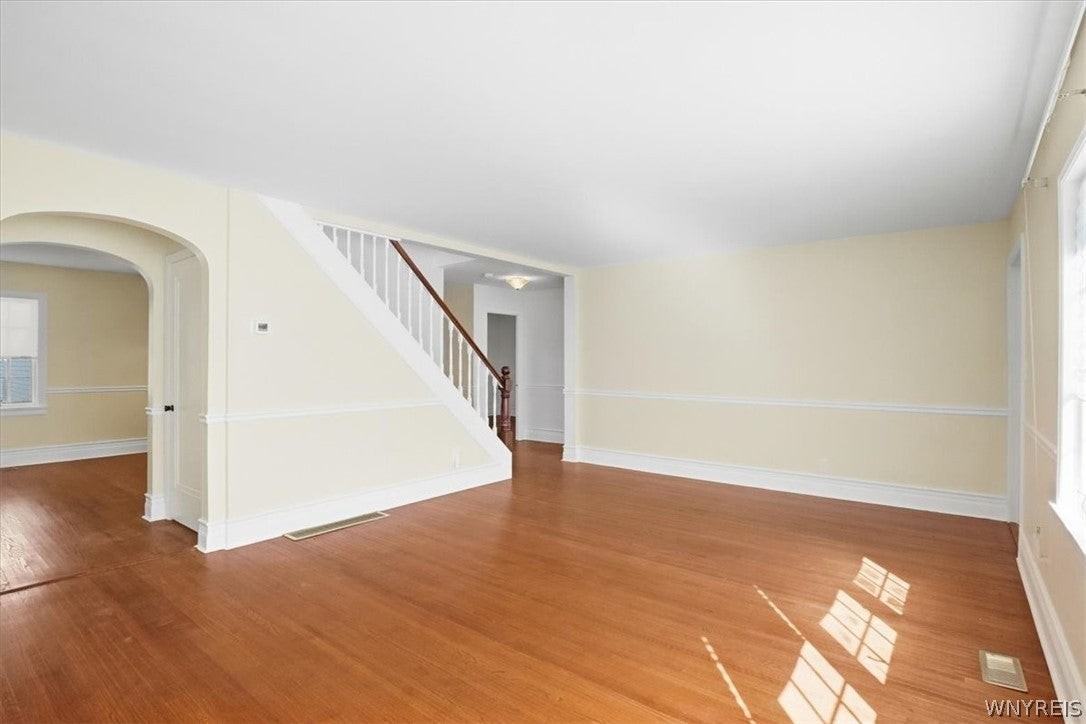 87 Lamarck Dr - Photo 6 of 33