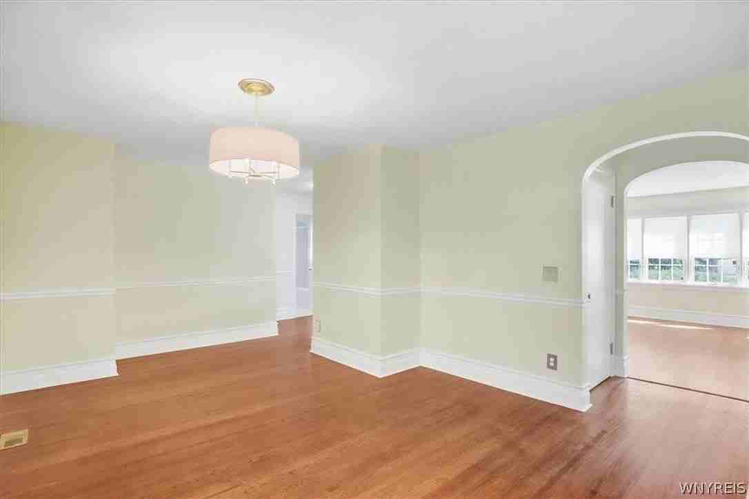87 Lamarck Dr - Photo 7 of 33