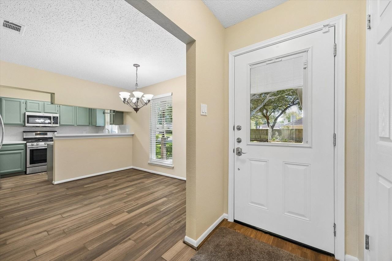 3911 Kitchen Hill Ln - Photo 6 of 36
