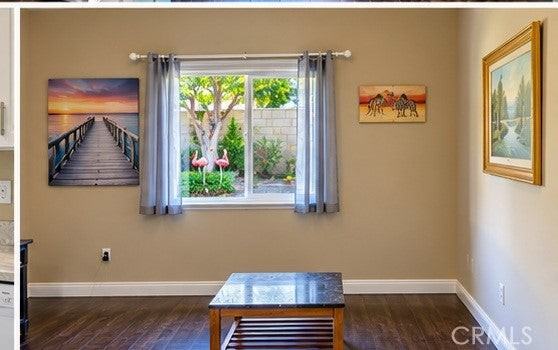 372 W Naomi Ave - Photo 4 of 12