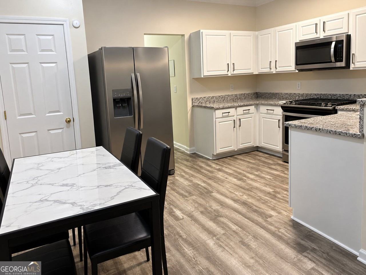 3274 Mill Springs Cir - Photo 4 of 7