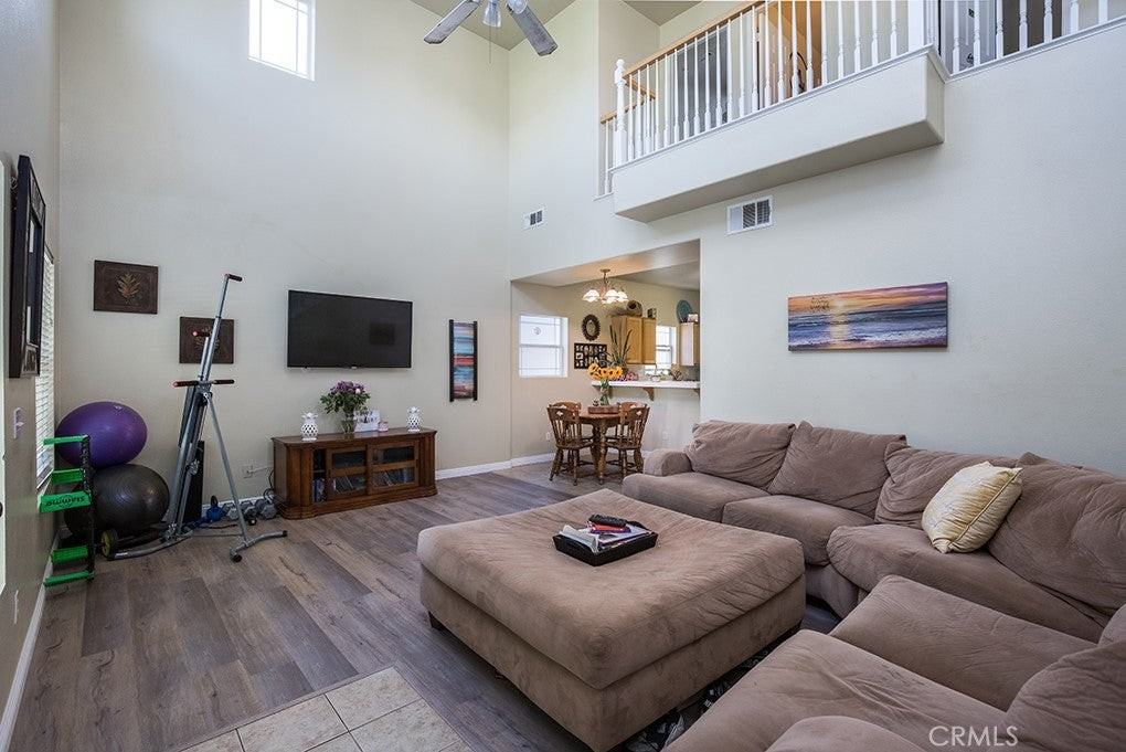 83 Orangewood Ct - Photo 3 of 21