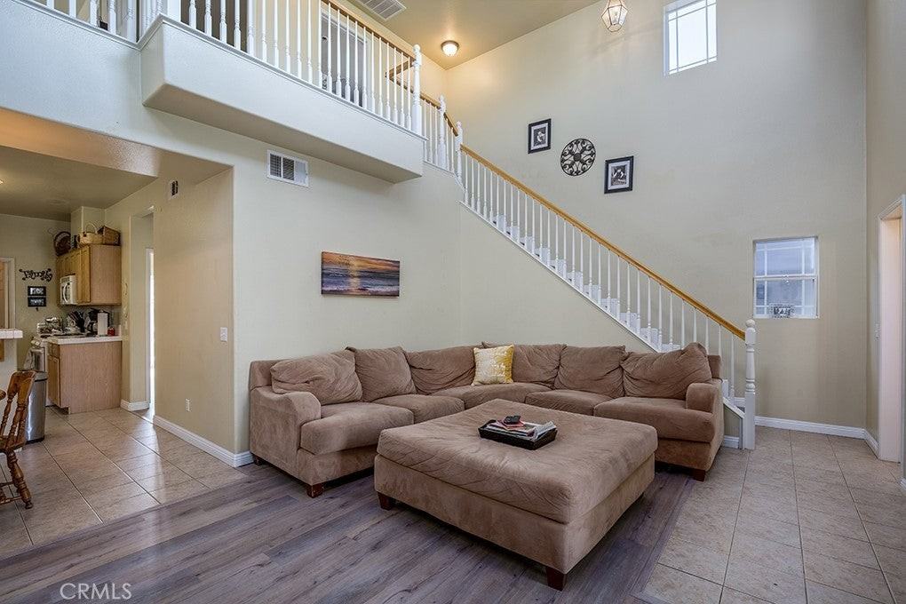 83 Orangewood Ct - Photo 4 of 21