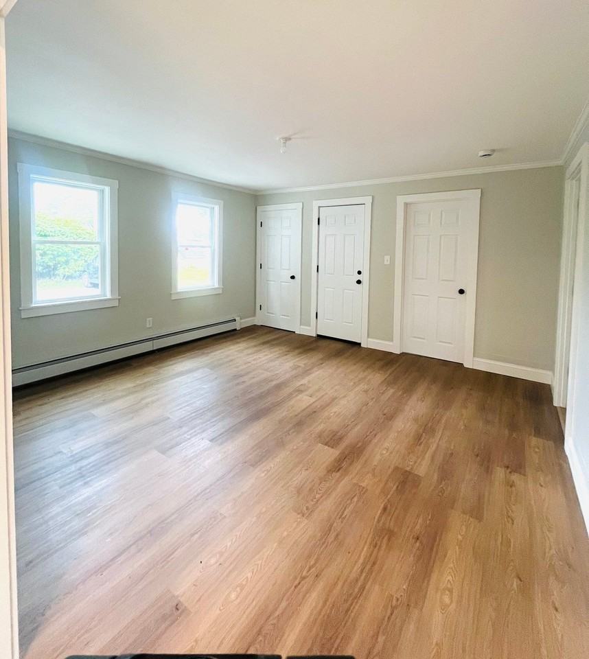 100 Main St - Photo 4 of 11