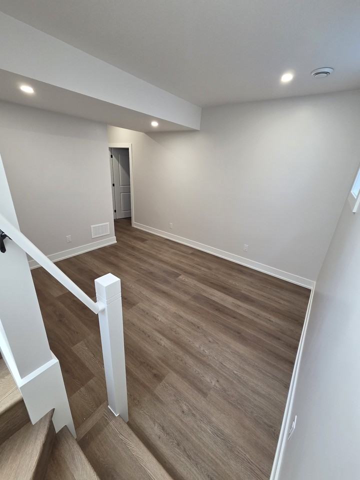 377 Askin Avenue - Photo 4 of 11