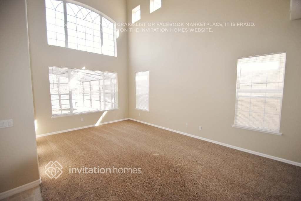 2742 Sand Arbor Cir - Photo 3 of 12