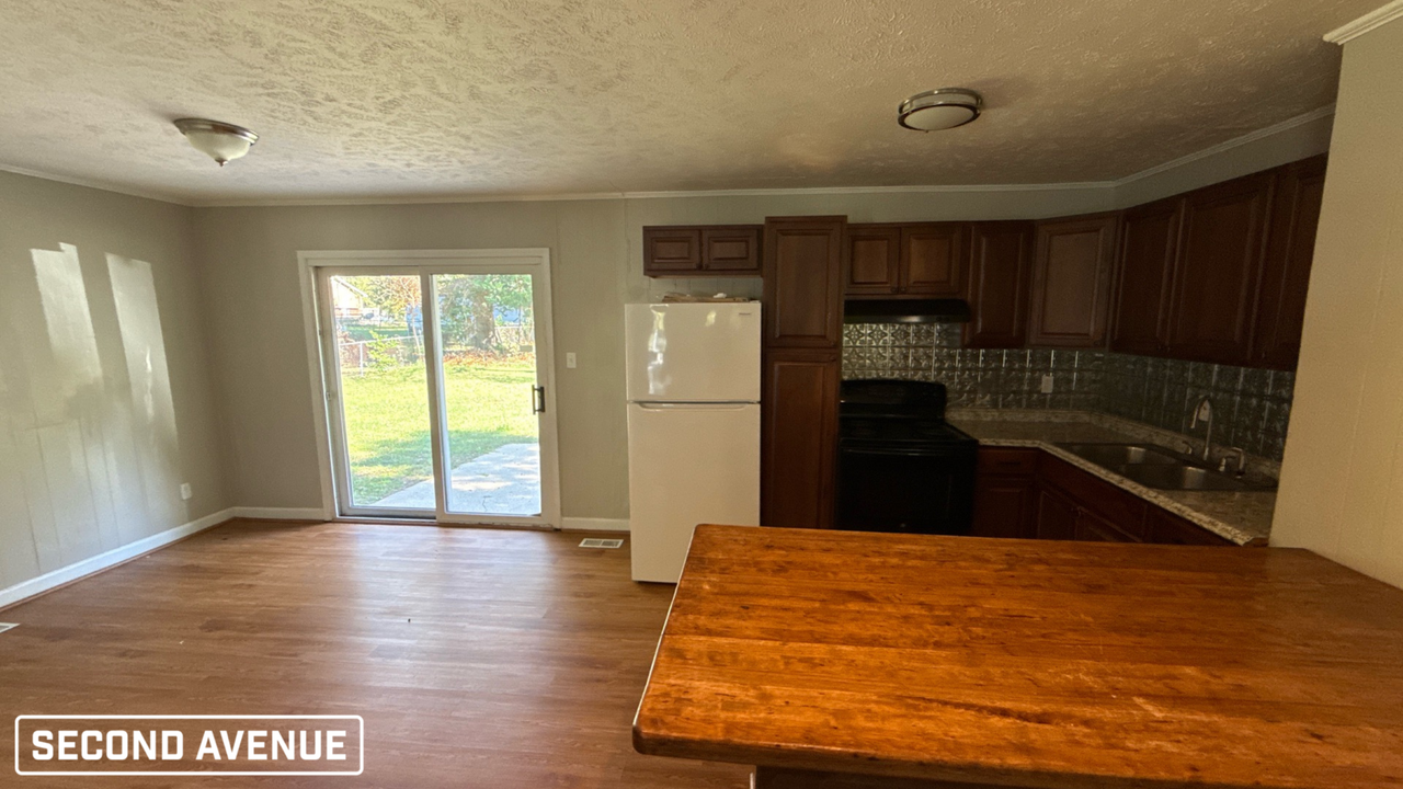 3223 Periwinkle Dr - Photo 6 of 16