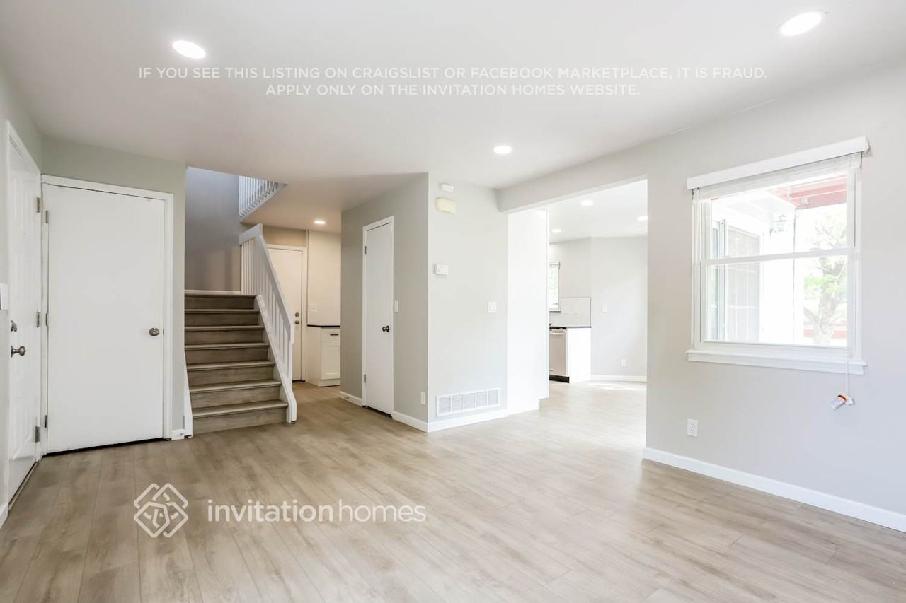 18190 E Bellewood Dr - Photo 3 of 16