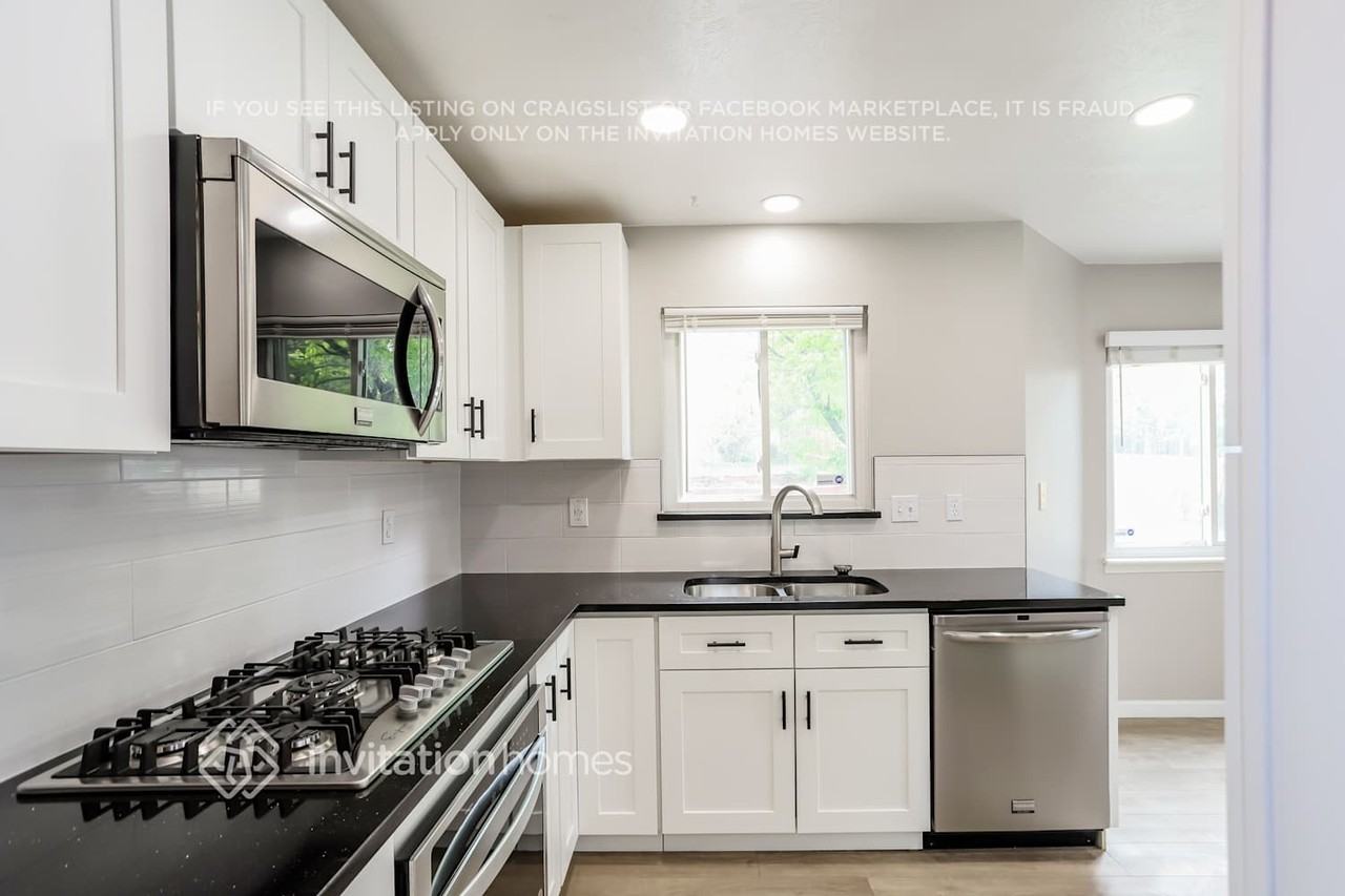 18190 E Bellewood Dr - Photo 6 of 16