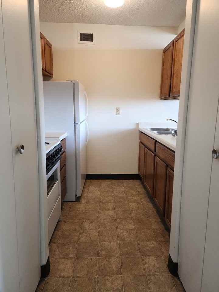 Valley View Apartments - Photo 6 of 10