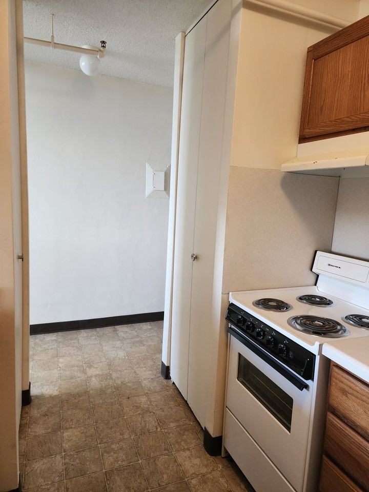 Valley View Apartments - Photo 7 of 10