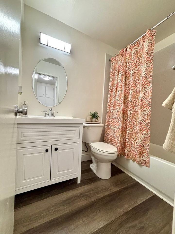 1530/40 Kentwood Apartments - Photo 5 of 14