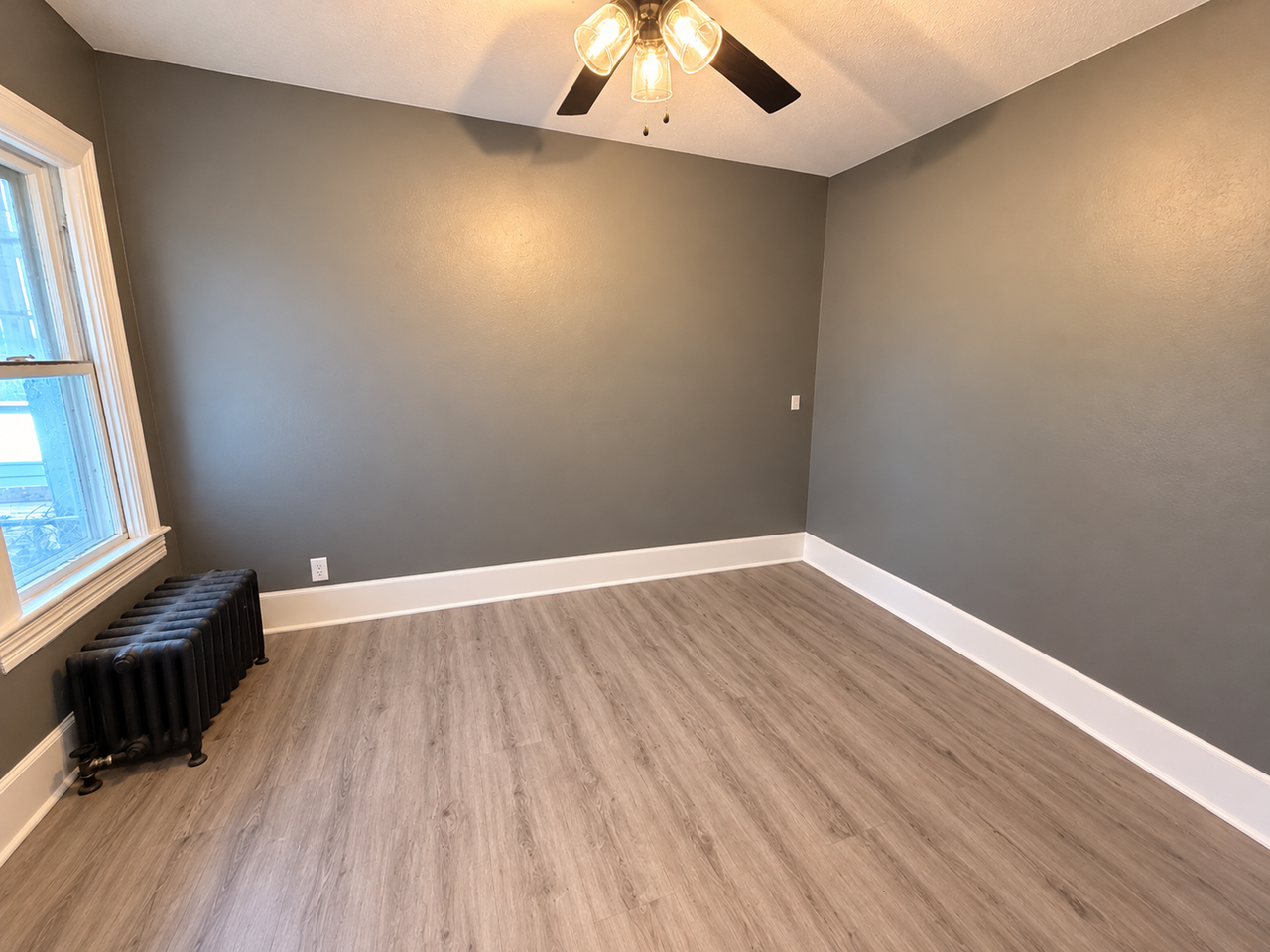 1431 9th St - Photo 6 of 12