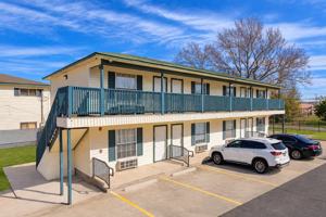 featured image of 1820 E Texas St
